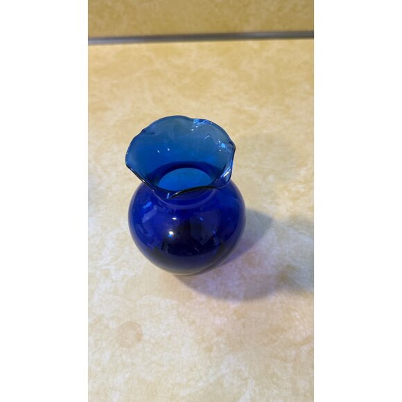 Vintage Cobalt Blue Hand Blown Glass Vase With Fluted Rim 5” tall - Picture 3 of 7